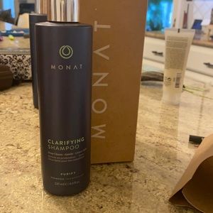 Monat Clarifying Shampoo
